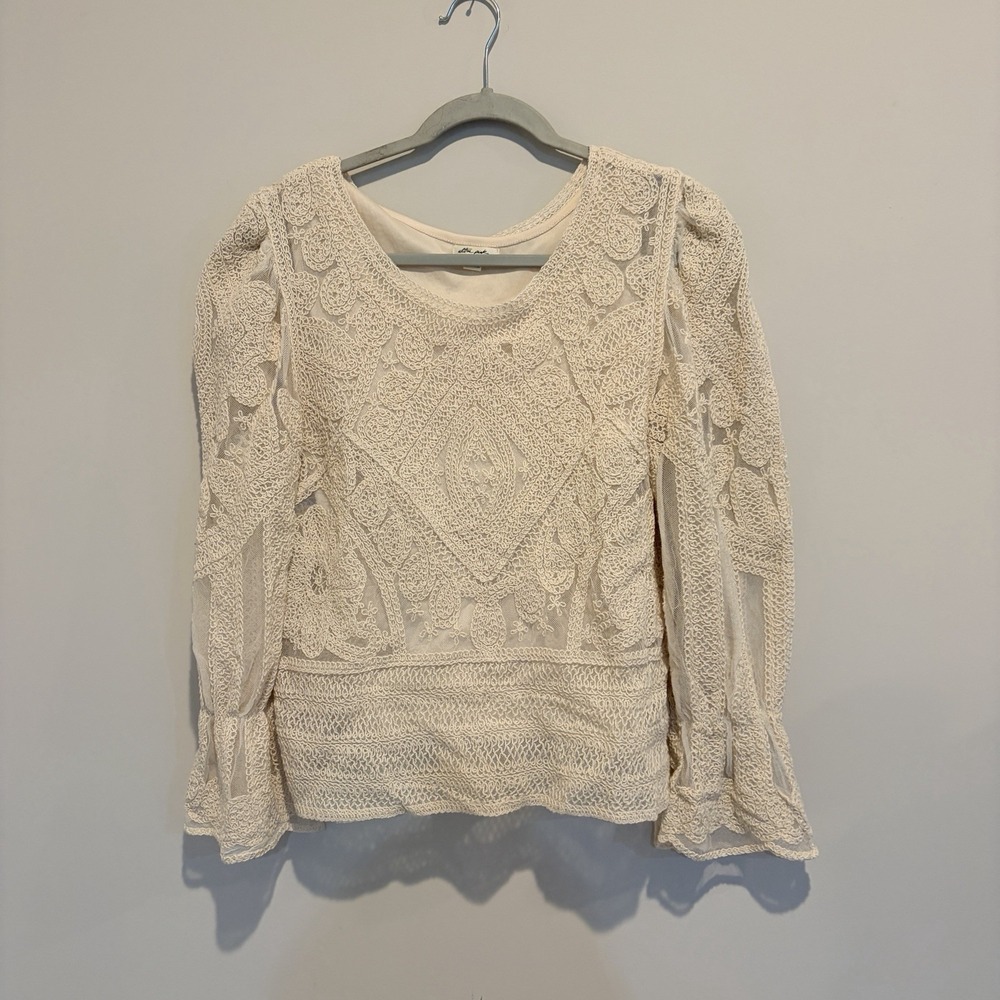 Ultra Pink Ivory Crochet Medium  Top